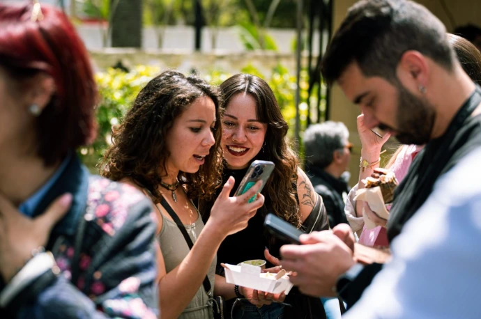 Gente en Caffest